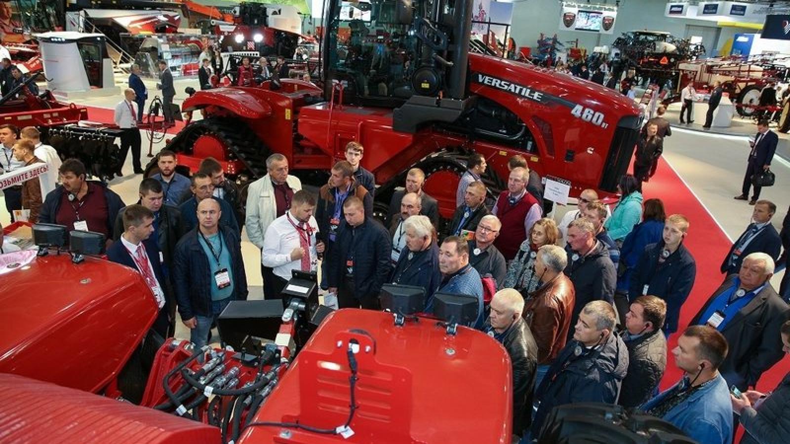 Толпы посетителей на Агросалон 2020